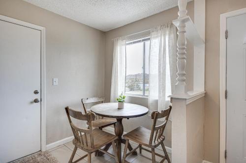 Convenient Joshua Tree Apartment - Walk to Town! in Joshua Tree, USA