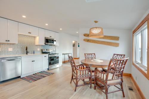 Pet-Friendly Minocqua Home Walk to Lake and Dining! in Minocqua, USA