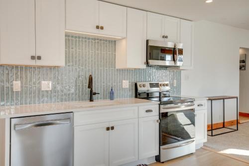 Pet-Friendly Minocqua Home Walk to Lake and Dining! in Minocqua, USA