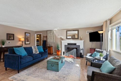 Cozy & Spacious 1500sf - Near Downtown & Broadmoor