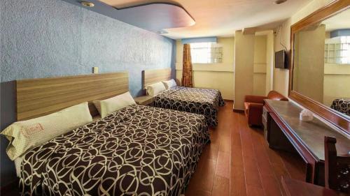 Hotel Plaza San Juan in Mexico City, Mexico