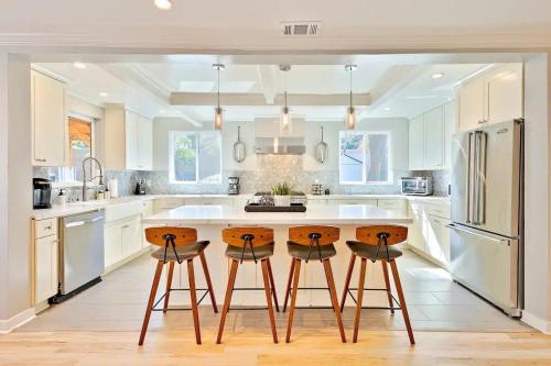 Outdoor Haven with Spa Walk to La Jolla Shores Beach in San Diego, USA