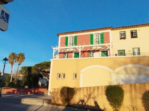 Charmante Maison T3 Parking, Clim, Front de Mer - Location saisonnière - Grimaud