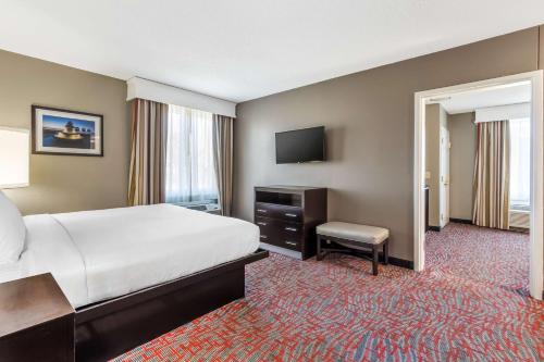Executive King Suite - Non-Smoking