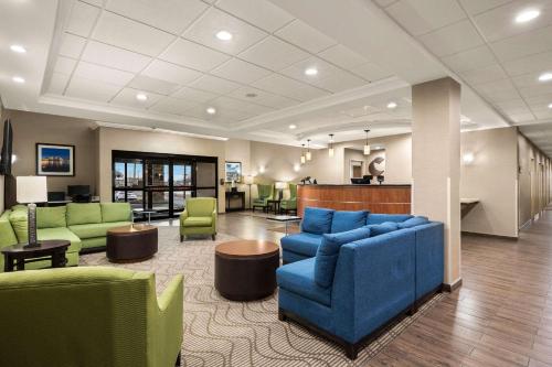 Comfort Suites Hummelstown - main image