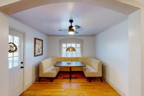 The Lakeway House in Buford, USA