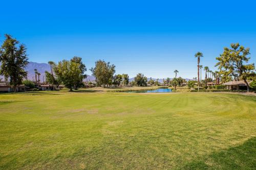 Country Club Comfort in Cathedral City, USA