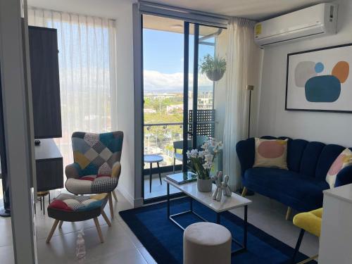 SkyGarden Nunciatura Luxury Apartment #705 - image 5