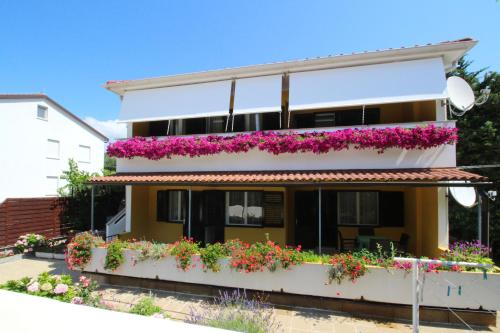 Apartments with a parking space Baska, Krk - 22612