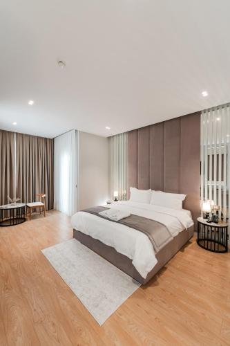 Troci Hotel, Тирана (фото 11)