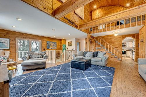 Poconos Escape on 11 Acres - 2 Mi to Elk Mountain! in Pleasant Mount, USA