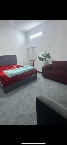 Furnished studio with private entrance