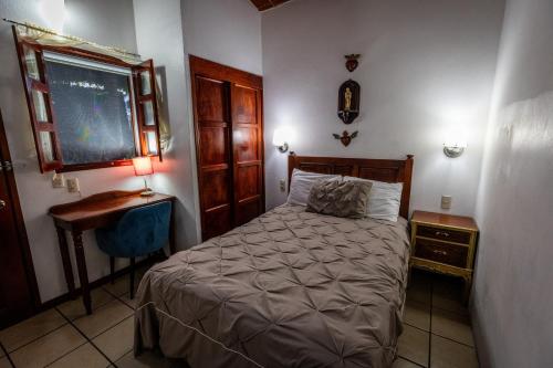 Standard Double or Twin Room image 6