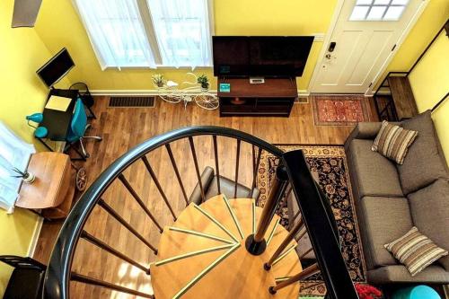 Walkable Elmwood Cottage, No Chores 2Bath 2BR 1Car in Buffalo, USA