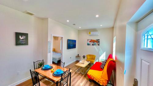 Amazing one bedroom guest house in Los Angeles, USA