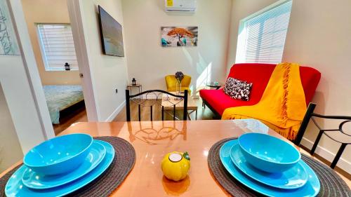 Amazing one bedroom guest house in Los Angeles, USA
