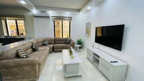 Family Apt With New Ac - image 5