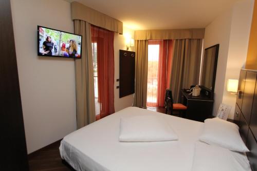Standard Double or Twin Room with Balcony