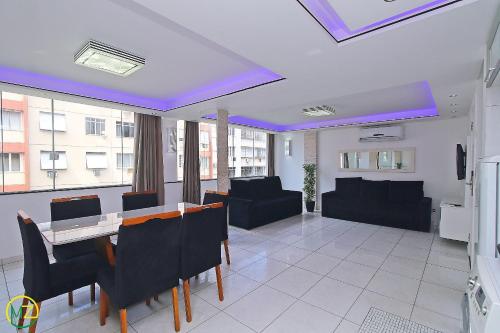 Moderno Apto 3 suites p/ 8 pessoas em Copacabana