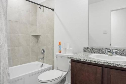 Full new built house, 20 minutes to Dallas in Wilmer, USA