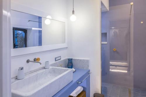 Deluxe Double Room image 3