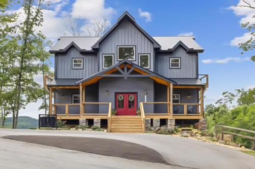 Alphie's Red Sky Retreat