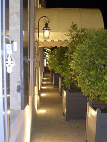 Hotel Claude Darroze - image 11
