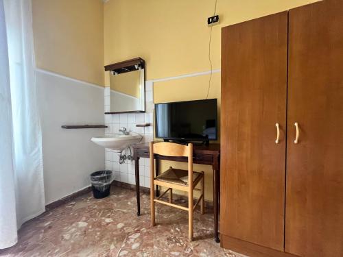 Hostal Parini - image 3