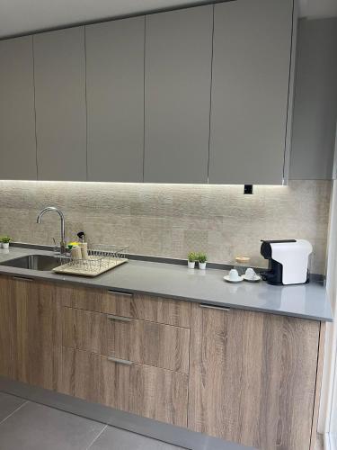 Lovely 2 bedroom apartment in South Lisbon in บาไรโร