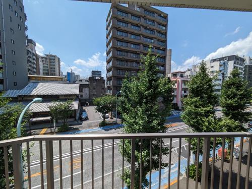 HOTEL TOMOS ASAKUSA - 발코니/테라스