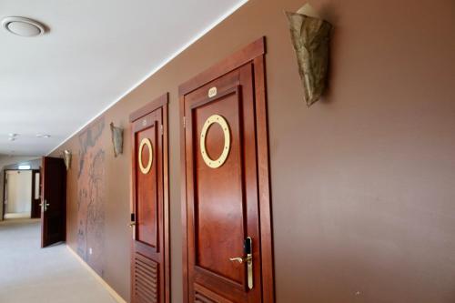 Port Hotel - image 11