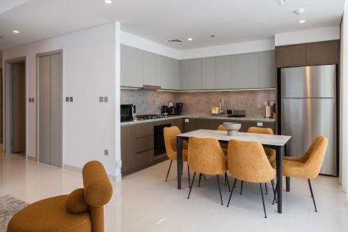 Beachfront Elegant 2BD Condo with Breathtaking Views -15AB01, Dubái (foto 6)