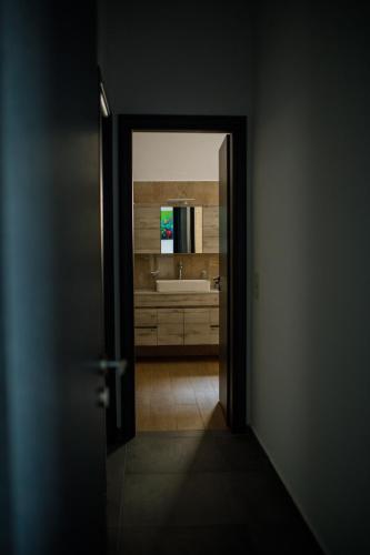 Konatsi Luxury Apartments in พาราเลีย ไทรู