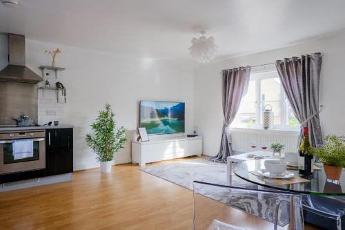 Sorrel House Stylish 2 Bedroom 2 Bathroom in Carterton