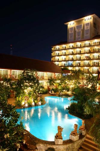 Swimming pool, Bella Villa Cabana in Bang La Mung