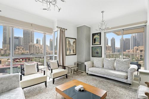 StoneTree - 3BR + Maid's Room near Burj Khalifa and Fountain, Dubai (photo 3)