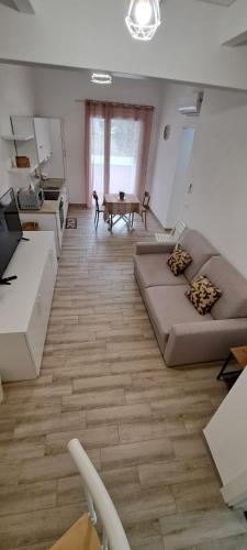 SUITE BLANC APARTMENTS - Monolocali indipendenti con cucina e bagno privato - Check-in e check-out con codice in autonomia h24 - Terrazza in comune