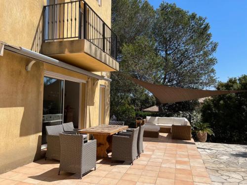 Exterior view, esterel-plage in Saint-Raphael