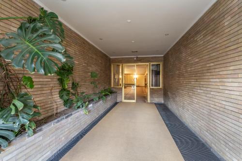 Gregory 7House - main image