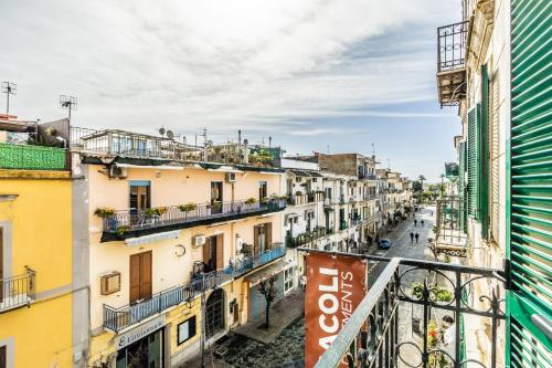 Bacoli House Deluxe - Central & Elegant Design