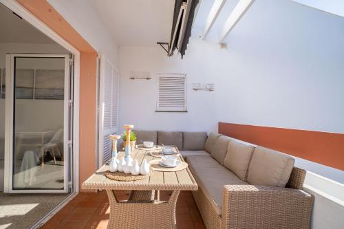 One-Bedroom Apartment image 9