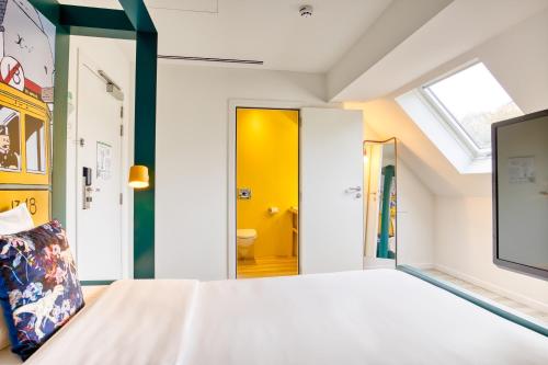 Qbic Hotel Brussels - image 2