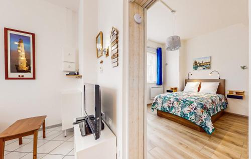1 Bedroom Cozy Apartment In Royan - image 3