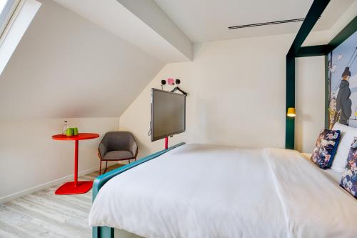 Double Room image 8