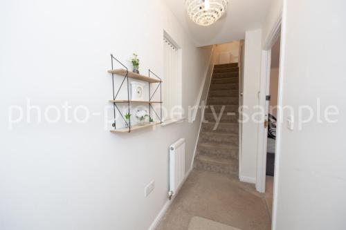 Airstays Apartment photo 4