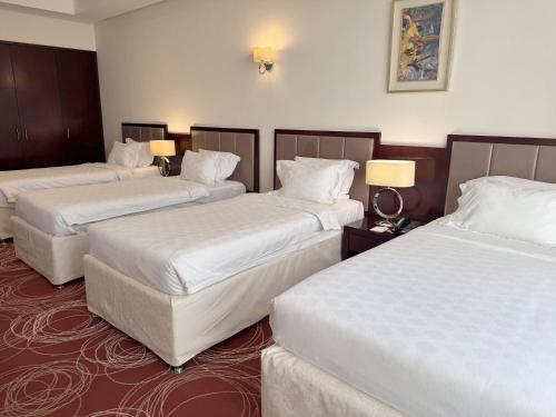 Standard Quadruple Room image 5
