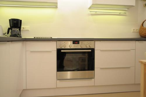 Completely Renovated Apartment Top 16 - Easy Self Check in, Wien (Foto 9)