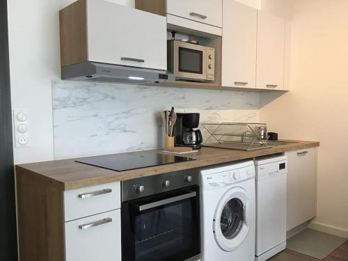 Konyha, Au coeur d'Omaha Beach- Colleville-sur-Mer- Gîte 2 (Au coeur d'Omaha Beach- Colleville-sur-Mer- Gite 2) in Colleville Sur Mer