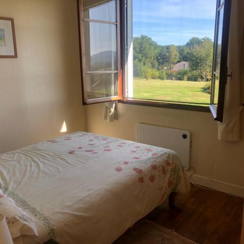 Bruyeres, Myrtilles et Monedieres en Correze, 1 in Treignac