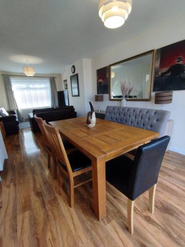 Edinburgh Villa 3 bed Rooms House in Edinburgh - Private parking